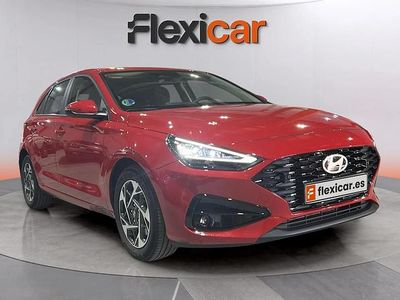 Usado Hyundai i30 120 CV (88 kW) 2024 Rojo Berlina