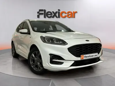Usado Ford Kuga ST-Line 150 CV (110 kW) 2022 Blanco SUV