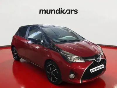 Käytetty Toyota Yaris Hybrid Active 100 HP (73 kW) 2016 Oranssi Sedan