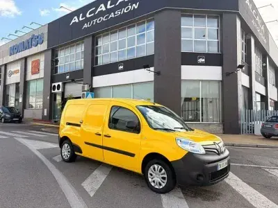 Usado Renault Kangoo 96 CV (70 kW) 2020 Amarillo Berlina