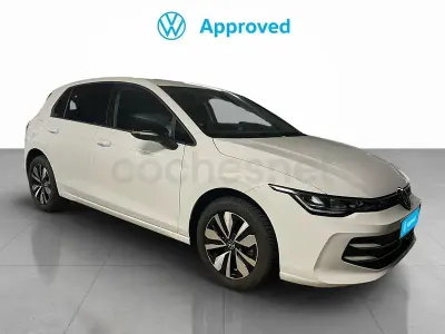 Usado VW Golf VIII Life 116 CV (85 kW) 2024 Blanco Berlina