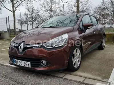 Begagnad Renault Clio IV Collection 75 HK (55 kW) 2015 Brun Sedan
