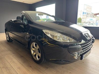 Usado Peugeot 307 CC 110 CV (80 kW) 2008 Negro Descapotable