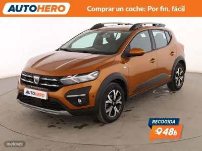 Usado Dacia Sandero Comfort 91 CV (66 kW) 2022 Naranja Berlina