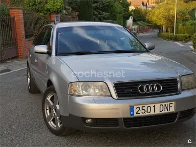 Usado Audi A6 150 CV (110 kW) 2001 Gris / plata Familiar
