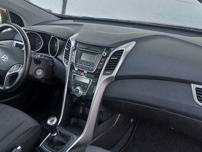 Usado Hyundai i30 135 CV (99 kW) 2015 Rojo