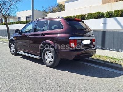 Usado Ssangyong (KGM) Kyron Limited 141 CV (103 kW) 2007 Violeta / lila SUV