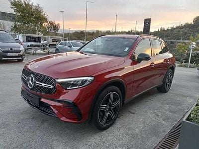 Rojo Nuevo 2025 Mercedes GLC200 SUV | 60.500 €