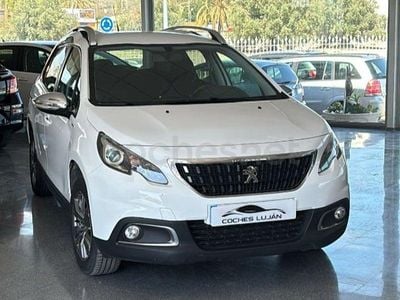 Usado Peugeot 2008 Allure 100 CV (73 kW) 2019 Blanco SUV