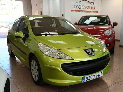 Usado Peugeot 207 90 CV (66 kW) 2007 Verde Berlina