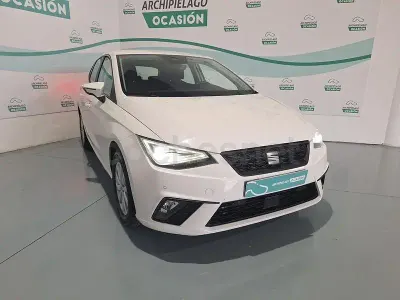 Usado Seat Ibiza Style Plus 110 CV (80 kW) 2021 Blanco Utilitario