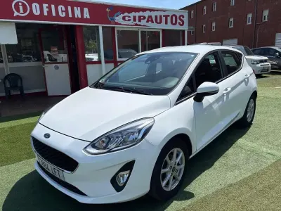 Usado Ford Fiesta Trend 75 CV (55 kW) 2020 Blanco Utilitario