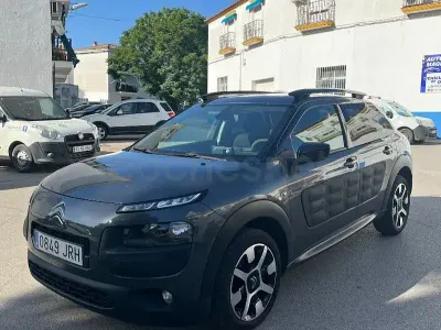 Usado Citroën C4 Live 100 CV (73 kW) 2016 Gris / plata Berlina