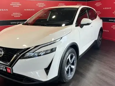 Usado Nissan Qashqai 140 CV (102 kW) 2022 Sapporo white (sólido) SUV