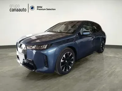 Usado BMW iX Comfort Edition 400 kW (544 CV) 2025 Azul SUV