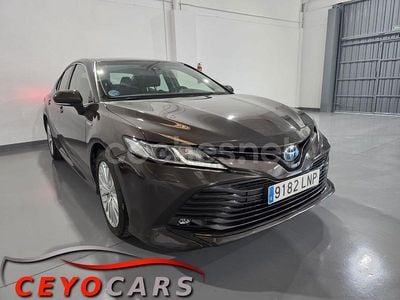 Marrón Usado 2021 Toyota Camry Advance Berlina | 22.700 € (Precio justo)