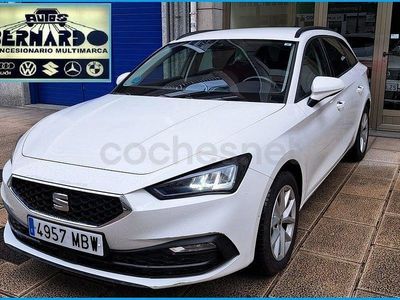 Usado Seat Leon Style 115 CV (84 kW) 2022 Blanco Familiar