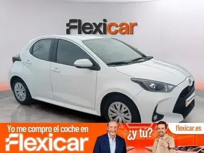 Usado Toyota Yaris Active 116 CV (85 kW) 2025 Blanco Utilitario