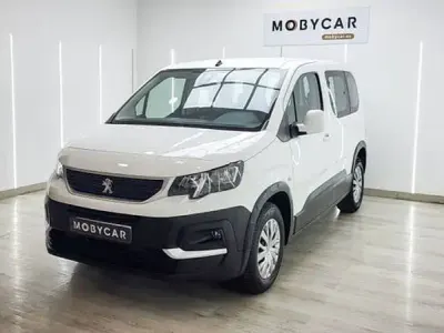 Usado Peugeot Rifter Active 100 CV (73 kW) 2021 Blanco Monovolumen