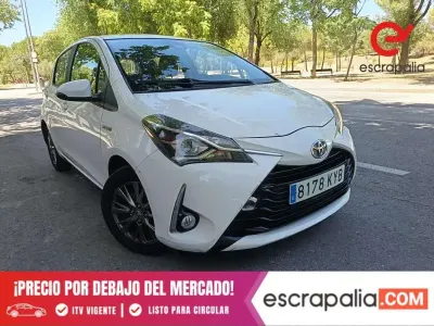 Usado Toyota Yaris Hybrid Active 100 CV (73 kW) 2019 Blanco Utilitario