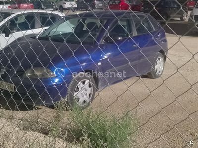 Azul Usado 2003 Seat Ibiza Berlina | 2000 € (Precio justo)