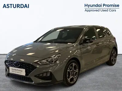 Usado Hyundai i30 N Line 120 CV (88 kW) 2022 Gris / plata Berlina