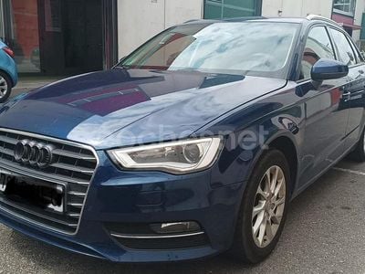 Usado Audi A3 Attraction 122 CV (89 kW) 2013 Azul Berlina