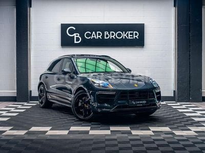 Gris / plata Usado 2019 Porsche Macan Turbo SUV | 61.900 € (Caro)