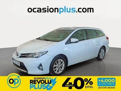 Usado Toyota Auris Active 132 CV (97 kW) 2014 Blanco Familiar