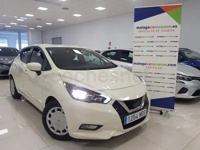 Usado Nissan Micra Acenta 92 CV (67 kW) 2023 Beige Utilitario
