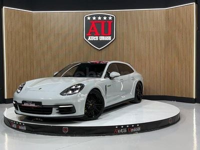 Usado Porsche Panamera Sport Turismo 462 CV (339 kW) 2018 Gris / plata Familiar