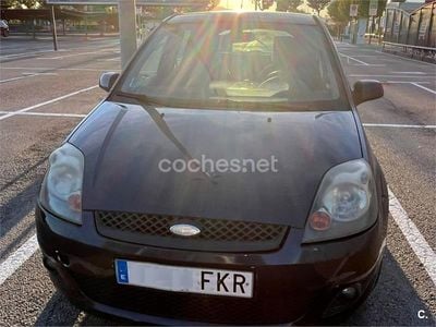 Usado Ford Fiesta Ambiente 70 CV (51 kW) 2007 Azul Berlina