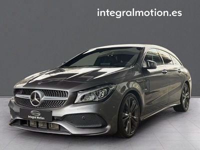 Usado Mercedes CLA220 Shooting Brake 170 CV (125 kW) 2018 Gris Familiar