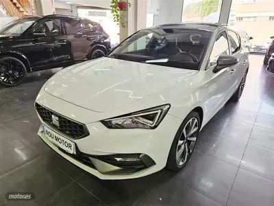 Usado Seat Leon FR 130 CV (95 kW) 2023 Blanco Berlina