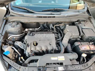 Usado Kia ProCeed 105 CV (77 kW) 2011 Gris / plata Utilitario