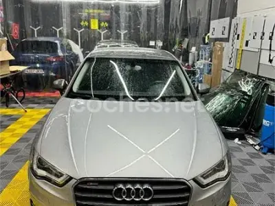 Usado Audi A3 Attraction 110 CV (80 kW) 2014 Gris / plata Berlina