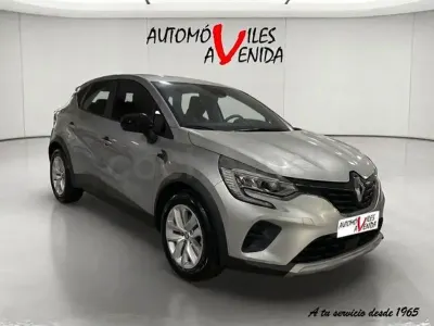 Usado Renault Captur Evolution 160 CV (117 kW) 2022 Gris / plata SUV