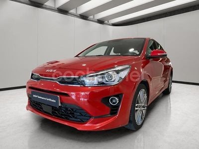 Rojo Usado 2022 Kia Rio Berlina | 17.420 € (Precio justo)