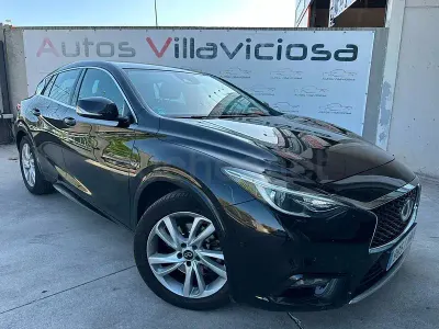 Usado Infiniti Q30 Premium 170 CV (125 kW) 2018 Negro Berlina