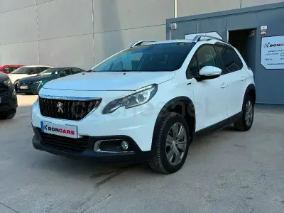 Usado Peugeot 2008 Allure 110 CV (80 kW) 2019 Blanco SUV