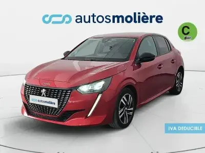 Usado Peugeot 208 Allure 100 CV (73 kW) 2023 Rojo Utilitario