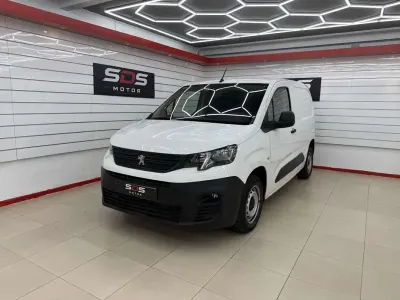 Usado Peugeot Partner S 102 CV (75 kW) 2022 Blanco Monovolumen