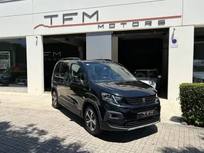 Usado Peugeot Rifter GT-line 130 CV (95 kW) 2019 Negro Monovolumen