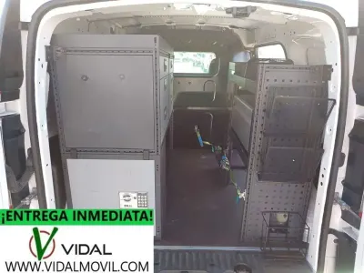 Usado Renault Kangoo 80 CV (58 kW) 2020 Blanco Monovolumen