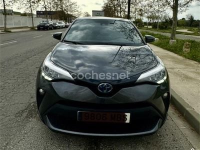 Usado Toyota C-HR Advance 122 CV (89 kW) 2022 Gris / plata SUV