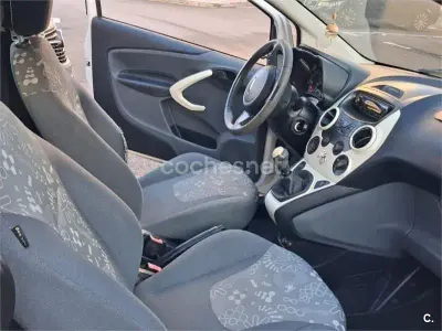 Usado Ford Ka 69 CV (50 kW) 2015 Blanco Berlina