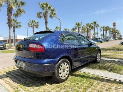 Usado Seat Leon 105 CV (77 kW) 2001 Azul Utilitario