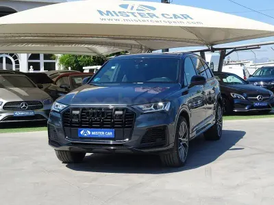 Usado Audi Q7 S-Line 286 CV (210 kW) 2022 Gris / plata SUV