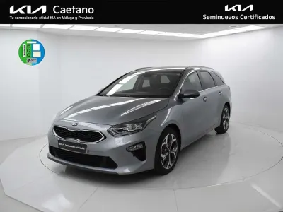 Usado Kia Ceed 136 CV (100 kW) 2022 Plateado Utilitario