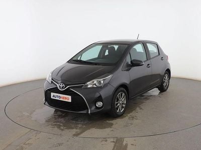 Gris Usado 2015 Toyota Yaris Active Berlina | 9899 € (Precio justo)